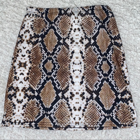 Snake Print Mini Skirt - Picture 1 of 2